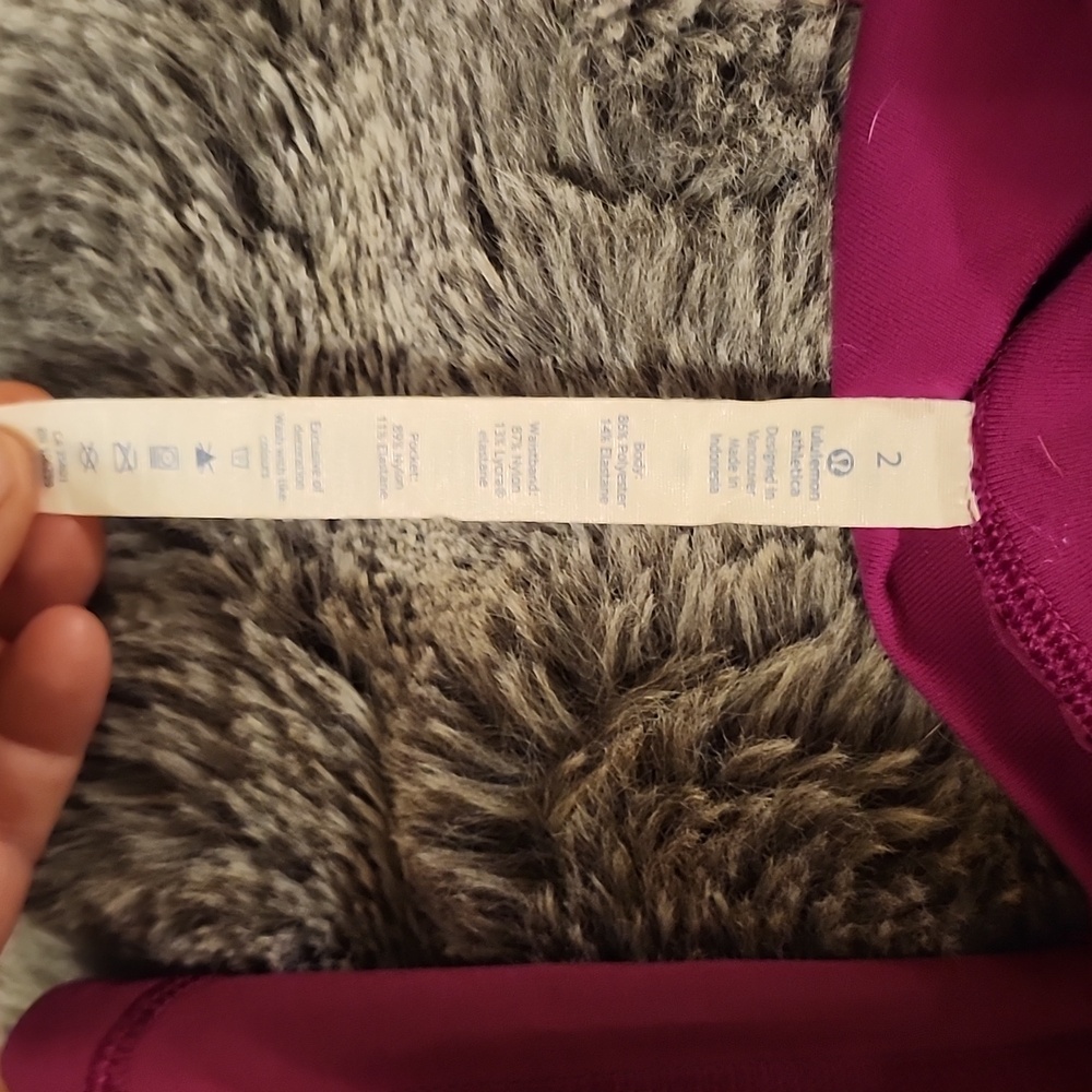 LULULEMON Women’s Tranquil Crop Regal Plum Lightweight Relaxed Size 2 - Picture 6 of 6